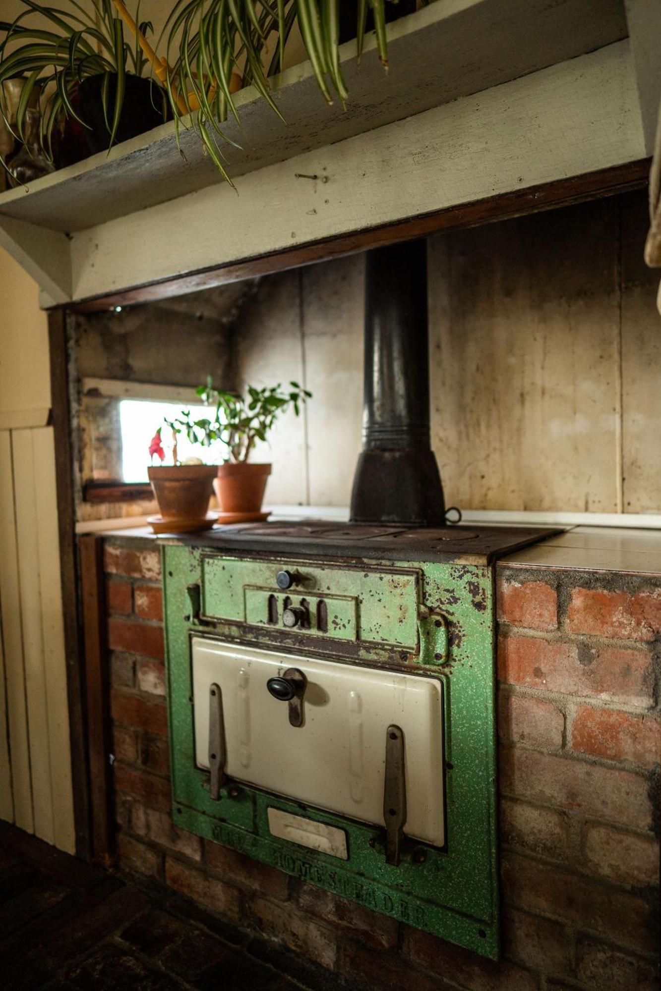 Cosy Farmstay: Green Cabin At Whispering Woods Beedelup Ngoại thất bức ảnh